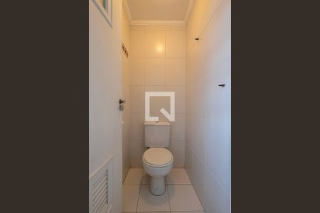 Apartamento para alugar com 67m², 2 quartos e 1 vagaÁrea de Serviço - Banheiro