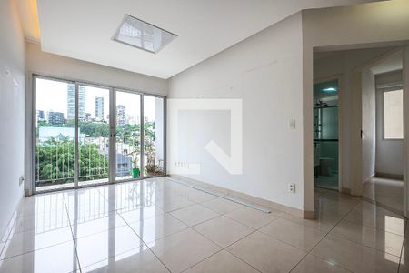 Sala de apartamento à venda com 2 quartos, 67m² em Vila Madalena, São Paulo