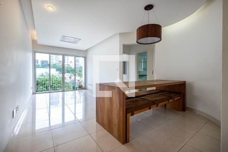 Sala de apartamento à venda com 2 quartos, 67m² em Vila Madalena, São Paulo