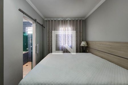 Casa à venda com 200m², 3 quartos e 2 vagas Casa à venda com 200m², 3 quartos e 2 vagasSuíte