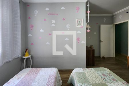 Casa à venda com 200m², 3 quartos e 2 vagas Casa à venda com 200m², 3 quartos e 2 vagasQuarto 1