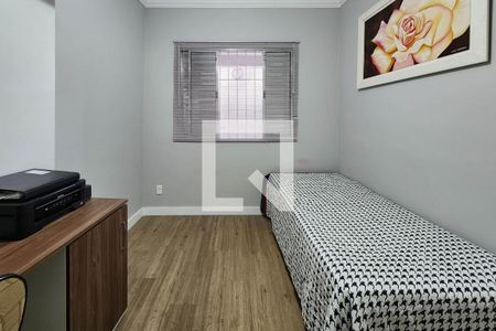 Casa à venda com 200m², 3 quartos e 2 vagas Casa à venda com 200m², 3 quartos e 2 vagasQuarto 2