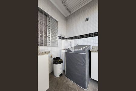 Casa à venda com 200m², 3 quartos e 2 vagas Casa à venda com 200m², 3 quartos e 2 vagasÁrea de Serviço