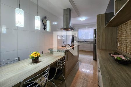 Casa à venda com 200m², 3 quartos e 2 vagas Casa à venda com 200m², 3 quartos e 2 vagasCozinha