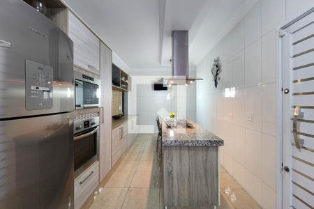 Casa à venda com 200m², 3 quartos e 2 vagas Casa à venda com 200m², 3 quartos e 2 vagasCozinha