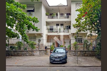 Fachada e portaria de apartamento para alugar com 2 quartos, 68m² em Grajau, Rio de Janeiro