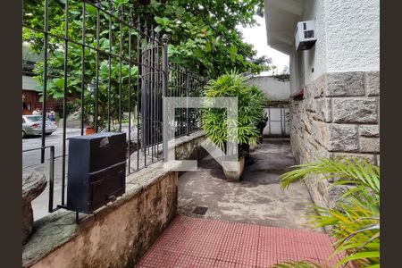 Fachada e portaria de apartamento para alugar com 2 quartos, 68m² em Grajau, Rio de Janeiro