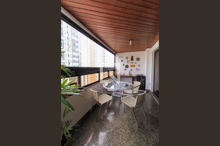 Varanda de apartamento para alugar com 4 quartos, 200m² em Vila Regente Feijó, São Paulo