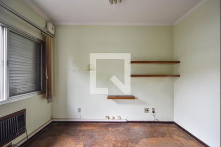 Casa à venda com 276m², 5 quartos e 5 vagasQuarto 02 Edícula de Serviços Superior