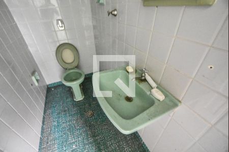 Casa à venda com 276m², 5 quartos e 5 vagasBanheiro 03