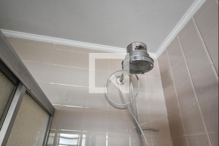 Casa à venda com 276m², 5 quartos e 5 vagasBanheiro 02 Edícula de Serviços Superior