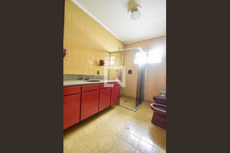 Casa à venda com 276m², 5 quartos e 5 vagasBanheiro 02