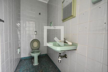 Casa à venda com 276m², 5 quartos e 5 vagasBanheiro 03