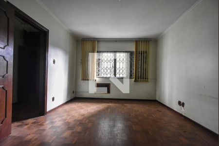 Casa à venda com 276m², 5 quartos e 5 vagasSuíte 01