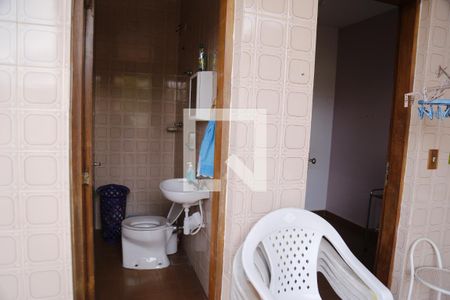 Casa para alugar com 278m², 3 quartos e 4 vagasBanheiro de Serviço