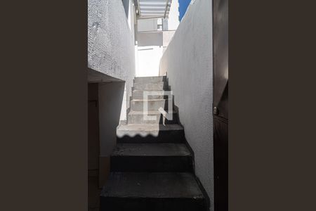 Casa para alugar com 28m², 1 quarto e sem vagaEscadas