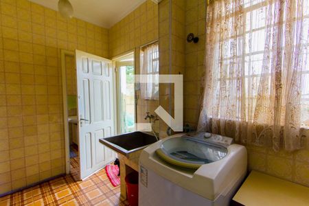 Casa à venda com 105m², 2 quartos e 3 vagas Casa à venda com 105m², 2 quartos e 3 vagasLavanderia