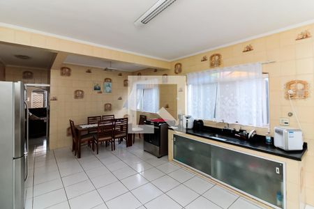 Casa para alugar com 250m², 3 quartos e 6 vagas Casa para alugar com 250m², 3 quartos e 6 vagasCopa e Cozinha