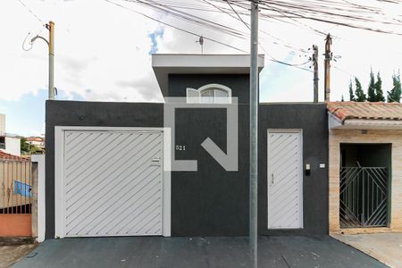Casa para alugar com 250m², 3 quartos e 6 vagas Casa para alugar com 250m², 3 quartos e 6 vagasFachada