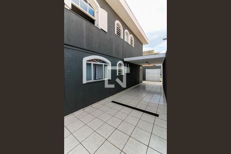 Casa para alugar com 250m², 3 quartos e 6 vagas Casa para alugar com 250m², 3 quartos e 6 vagasGaragem