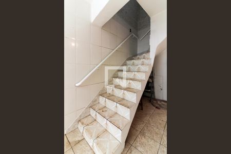 Casa para alugar com 250m², 3 quartos e 6 vagas Casa para alugar com 250m², 3 quartos e 6 vagasEscada do Salão de Festas