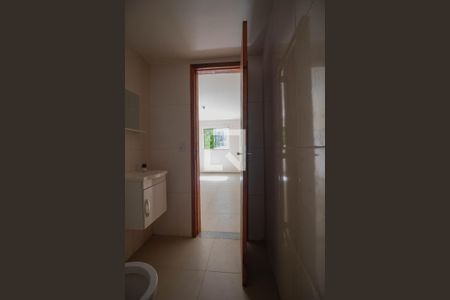 Casa de condomínio para alugar com 100m², 3 quartos e 1 vaga Casa de condomínio para alugar com 100m², 3 quartos e 1 vagaBanheiro da Suíte 1