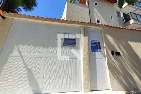 Casa de condomínio para alugar com 100m², 3 quartos e 1 vaga Casa de condomínio para alugar com 100m², 3 quartos e 1 vagaFachada