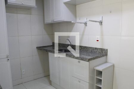 Sala/Cozinha de casa de condomínio para alugar com 3 quartos, 100m² em Pechincha, Rio de Janeiro
