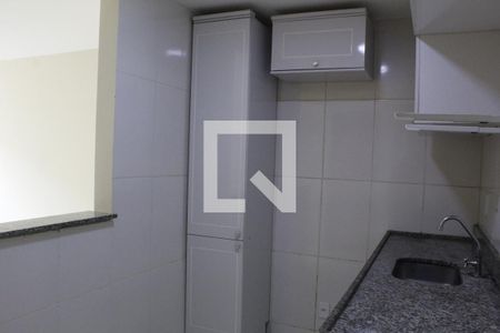 Sala/Cozinha de casa de condomínio para alugar com 3 quartos, 100m² em Pechincha, Rio de Janeiro