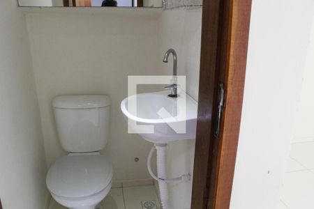 Lavabo de casa de condomínio para alugar com 3 quartos, 100m² em Pechincha, Rio de Janeiro
