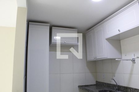 Sala/Cozinha de casa de condomínio para alugar com 3 quartos, 100m² em Pechincha, Rio de Janeiro