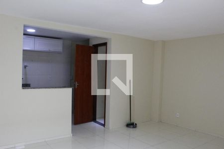 Sala/Cozinha de casa de condomínio para alugar com 3 quartos, 100m² em Pechincha, Rio de Janeiro
