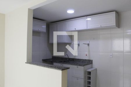 Sala/Cozinha de casa de condomínio para alugar com 3 quartos, 100m² em Pechincha, Rio de Janeiro