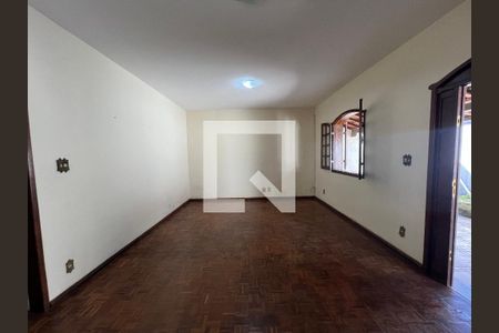 Casa para alugar com 4 quartos, 180m² em Xangri-la, Contagem