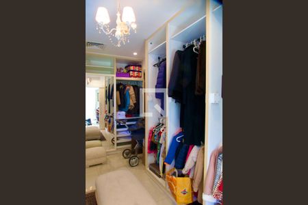 Apartamento à venda com 540m², 4 quartos e 3 vagasSuíte closet 