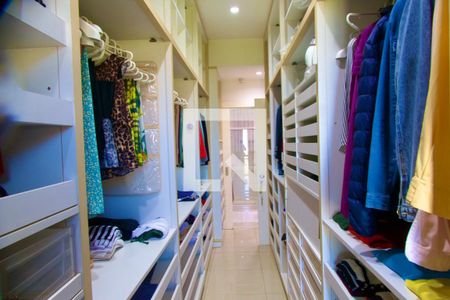 Apartamento à venda com 540m², 4 quartos e 3 vagasSuíte closet 
