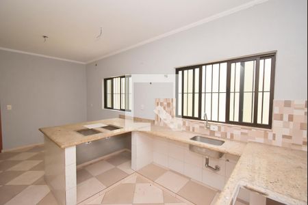 Casa para alugar com 120m², 3 quartos e 2 vagasCozinha 