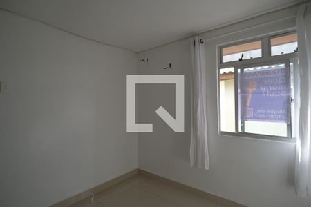 Sala de apartamento para alugar com 2 quartos, 50m² em Sítio Cercado, Curitiba