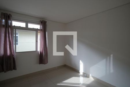 Quarto 2 de apartamento para alugar com 2 quartos, 50m² em Sítio Cercado, Curitiba