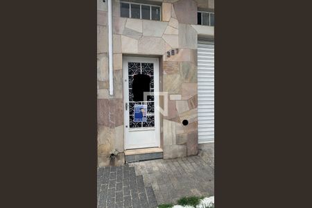 Casa para alugar com 85m², 2 quartos e 2 vagas Casa para alugar com 85m², 2 quartos e 2 vagasFachada