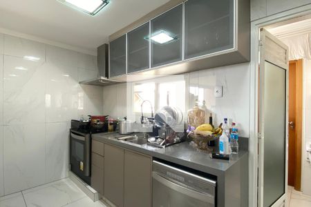 Apartamento à venda com 125m², 2 quartos e 2 vagasCozinha