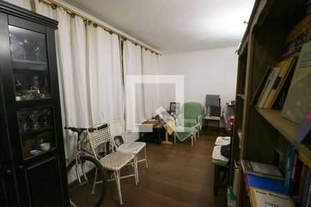 Casa para alugar com 350m², 5 quartos e 2 vagas Casa para alugar com 350m², 5 quartos e 2 vagasSala 2