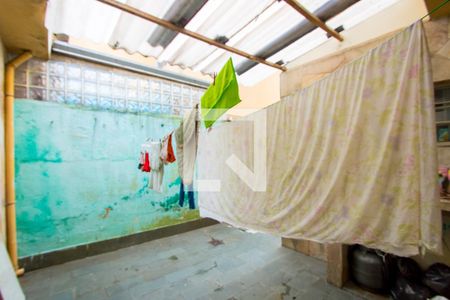 Casa à venda com 120m², 2 quartos e 2 vagasQuintal