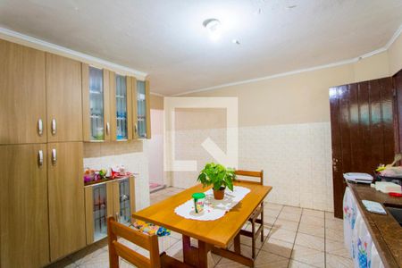 Casa à venda com 120m², 2 quartos e 2 vagasCozinha