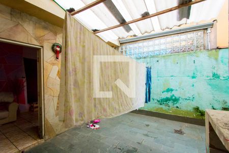 Casa à venda com 120m², 2 quartos e 2 vagasQuintal