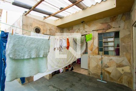 Casa à venda com 120m², 2 quartos e 2 vagasQuintal