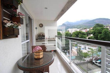 Apartamento para alugar com 77m², 3 quartos e 2 vagasVaranda