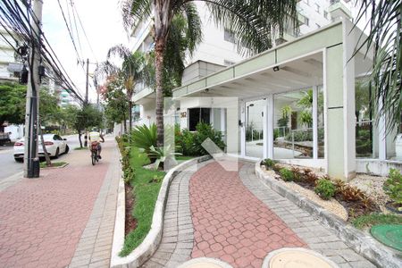 Apartamento para alugar com 77m², 3 quartos e 2 vagasEntrada