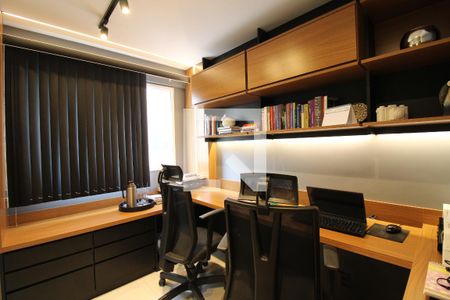 Apartamento para alugar com 77m², 3 quartos e 2 vagasSuíte 2 - Canadense