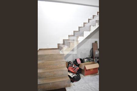 Escada de casa para alugar com 2 quartos, 100m² em Guaratiba, Rio de Janeiro